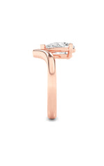 Load image into Gallery viewer, 1.5CTW Pear Shaped Lab Grown Diamond (F/VS) Chevron Solitaire Engagement Ring in 14K Gold
