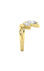 Load image into Gallery viewer, 3CTW Pear Shaped Lab Grown Diamond (F/VS) Knot Ring in 14K Gold
